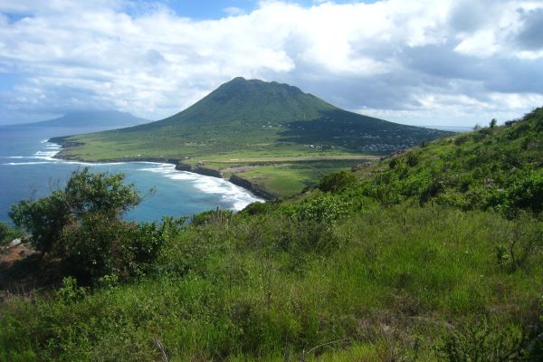 Mantenshon di legislashon di naturalesa i medio ambiente defisiente na Hulanda Karibense