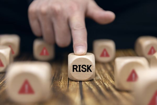 Risico’s voor proces van inbewaringstelling en de veiligheid van personeel en vreemdelingen